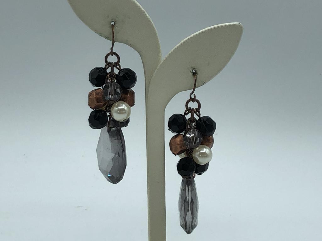 VINTAGE PEARL BEAD CLUSTER DROP EARRINGS 2": VINTAGE PEARL BEAD CLUSTER DROP EARRINGS 2" - GOOD VINTAGE CONDITIONWOMEN'S CASUAL JEWELRY & ACCESSORIES; HIGH FASHION ACCESSORY; FASHION STYLES & TRENDS- BC062221