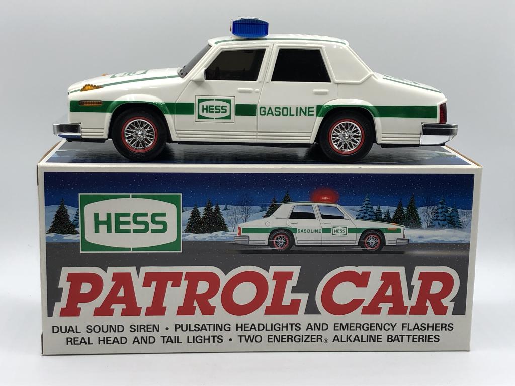 VINTAGE HESS PATROL CAR NIB (1 of 4)