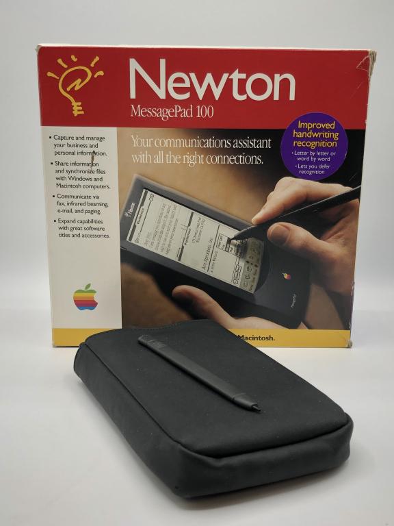 VINTAGE 1993 APPLE NEWTON MESSAGEPAD 100 (1 of 5)