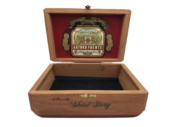 VINTAGE EMPTY A. FUENTE CIGAR BOX 7.5" (1 of 4)