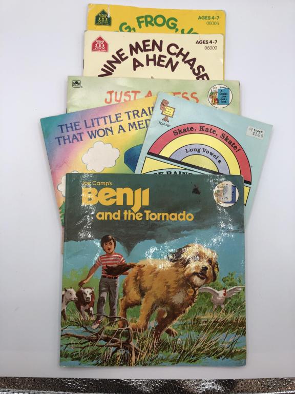 LOT OF 6 ASSORTED VINTAGE CHILDREN'S BOOKS (1 of 2)