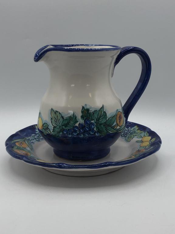 VINTAGE ITALIAN MAJOLICA PITCHER & UNDER PLATE (1 of 4)