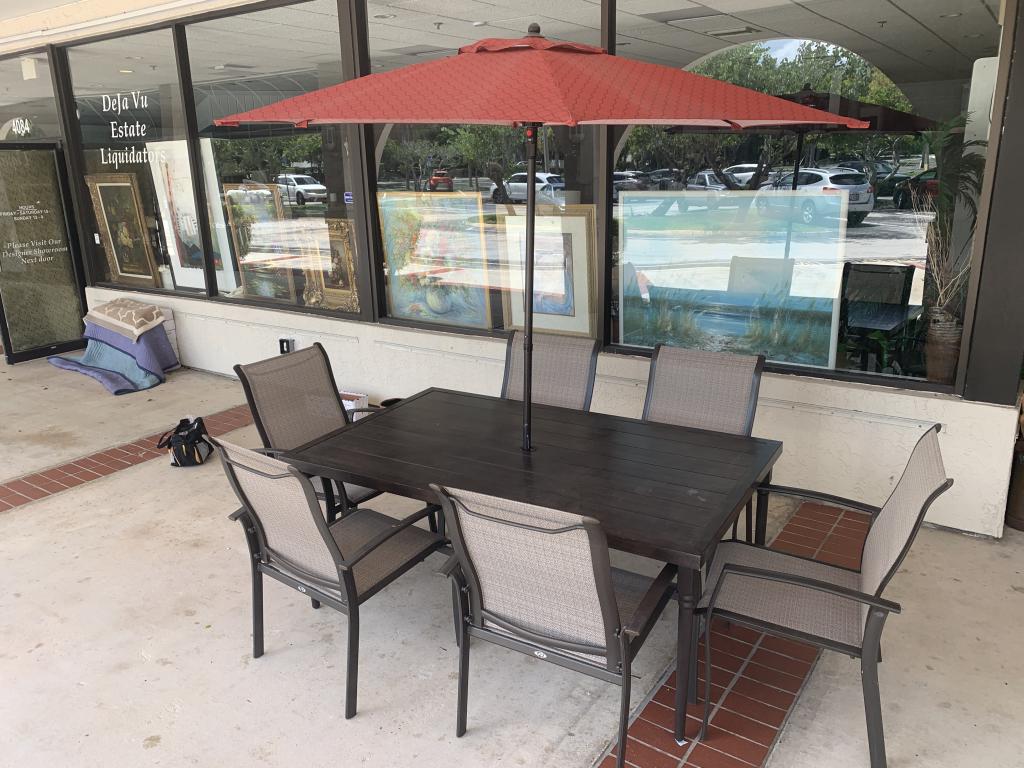 HAMPTON BAY OUTDOOR TABLE & CHAIRS W UMBRELLA 70" (1 of 10)