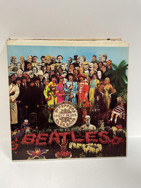 6 VINTAGE BEATLES ALBUMS (1 of 6)