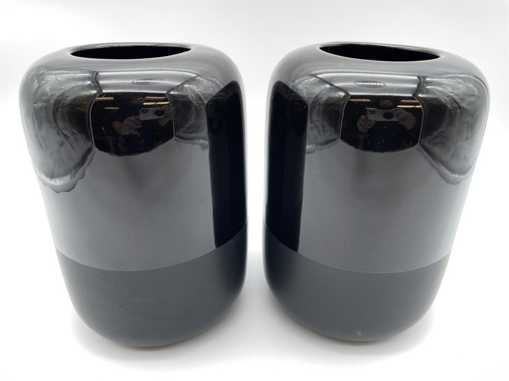 PAIR OF SCANDANAVIAN DESIGNS DECORATIVE VASES 8" (1 of 3)