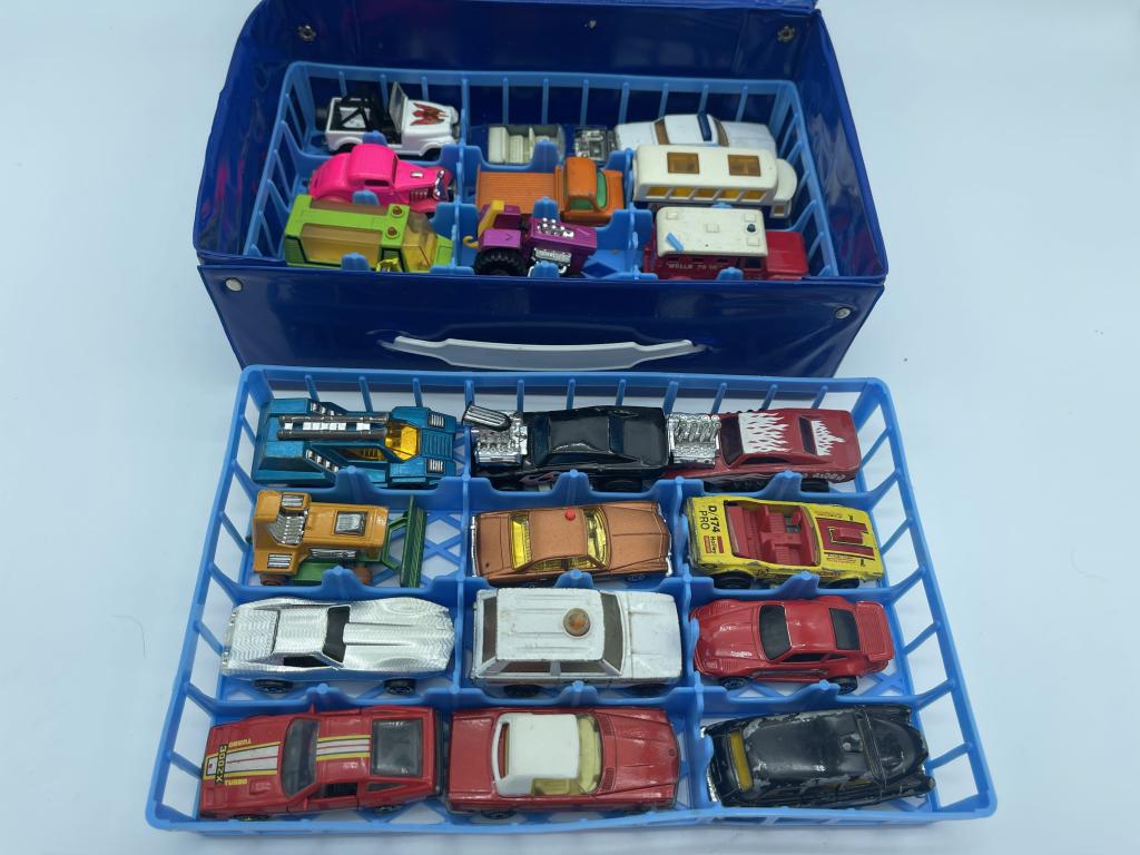 LOT OF 24 CAST ALUMINUM COLLECTIBLE SMALL CARS: LOT OF 24 CAST ALUMINUM COLLECTIBLE SMALL CARS -SOME MATCHBOX- SOME MADE IN ENGLAND ECT-WITH MATCHBOX CASE