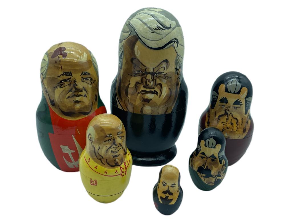 SET OF VINTAGE NESTING DOLLS (1 of 4)