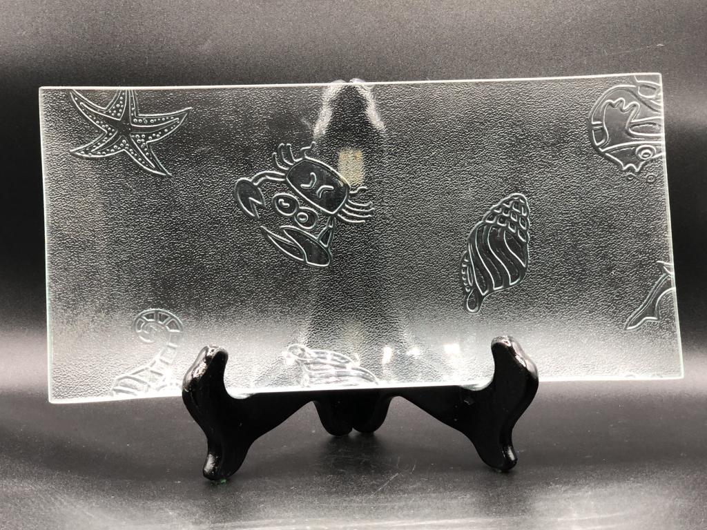 VINTAGE GLASS TRAY WITH EMBOSSED SEA LIFE 13.25" (1 of 4)