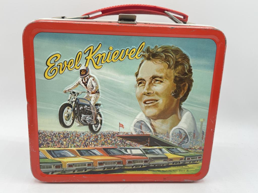 VINTAGE EVIL KNIEVEL LUNCH BOX (1 of 4)