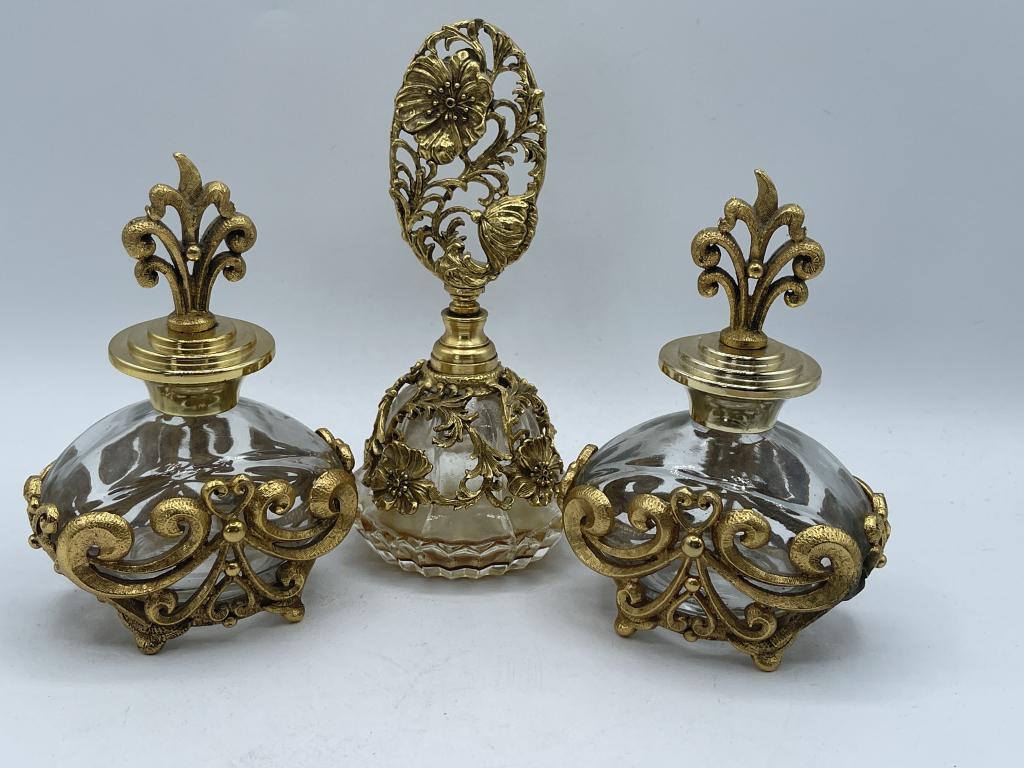 LOT OF 3 VINTAGE PERFUME BOTTLES (1 of 3)