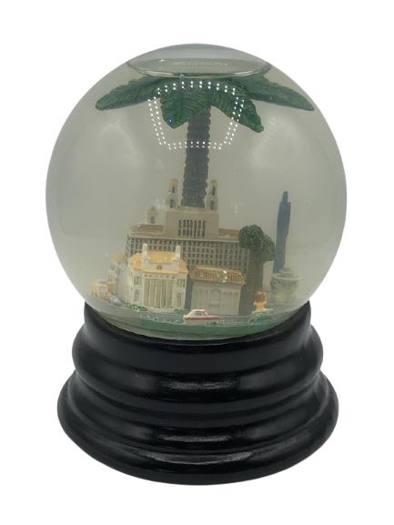 VINTAGE PALM BEACH WATER GLOBE/MUSIC BOX: VINTAGE PALM BEACH WATER GLOBE/MUSIC BOX - 4.5" WIDE X 6" HIGH- GOOD VINTAGE CONDITION COLLECTIBLE HOME DECOR; WATER GLOBES; MUSIC BOXES; PALM BEACH FLORIDA SOUVENIRS; TOURIST GIFTS- BC071321