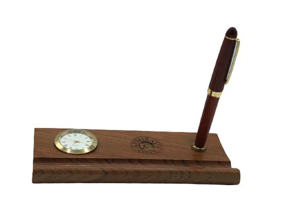 VINTAGE ADMIRALS COVE WOOD PENCIL HOLDER W/CLOCK: VINTAGE ADMIRALS COVE WOOD PENCIL HOLDER W/CLOCK - 6.75" X 3" X 1"- GOOD CONDITION BUT NOT TESTEDDESK ACCESSORIES; PEN HOLDERS; CLOCKS- BC071321