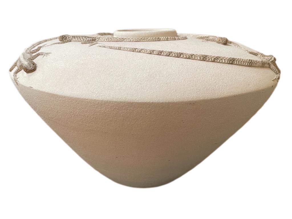 CERAMIC SIGNED GECKO  VASE (1 of 5)