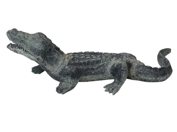 VINTAGE METAL ALLIGATOR GARDEN STATUE: VINTAGE METAL ALLIGATOR GARDEN STATUE- 9"H X 28"L X 9"H- VERY GOOD CONDITION CONSISTENT WITH AGE AND PROLONGED OUTDOOR USE-COLLECTIBLE OUTDOOR DECOR; WILDLIFE SCULPTURE; FLORIDA WILDLIFE DECOR- BC0715