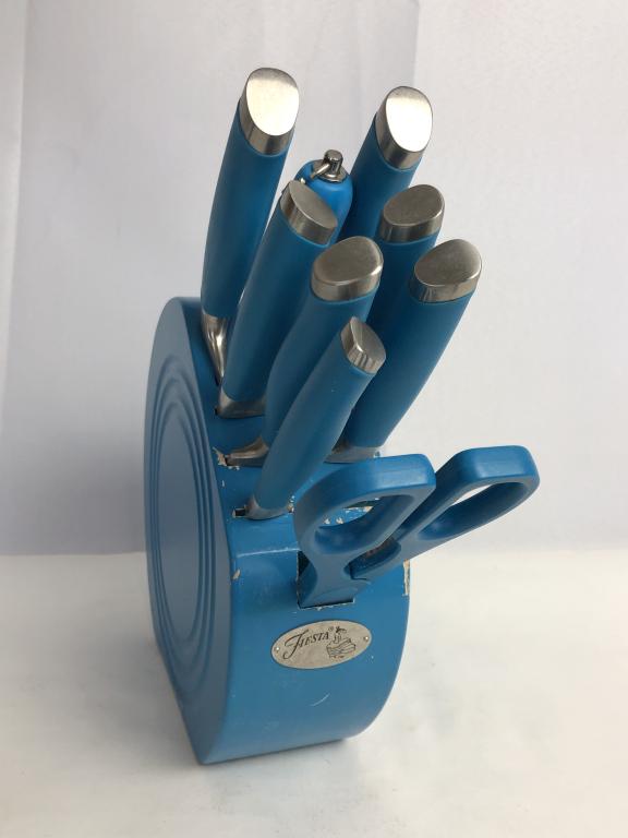 VTG BLUE FIESTA WARE KNIFE SET: VTG BLUE FIESTA WARE KNIFE SET -KNIVES ARE IN VERY GOOD SHAPE- BUT CASE NEEDS REFINISHING