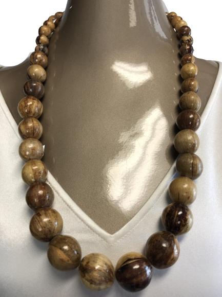 VINTAGE GRADUATED WOOD BEAD NECKLACE 28" (1 of 5)