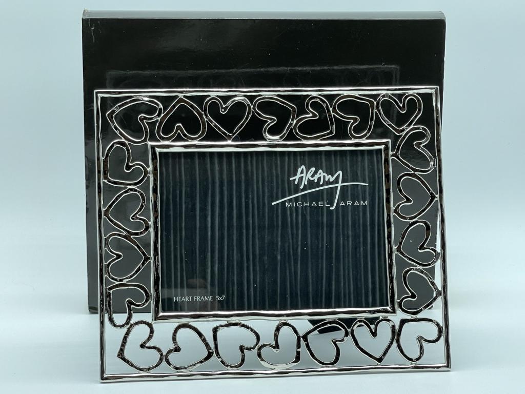 NIB MICHAEL ARAM HEART PHOTO FRAME 5" X 7" (1 of 4)