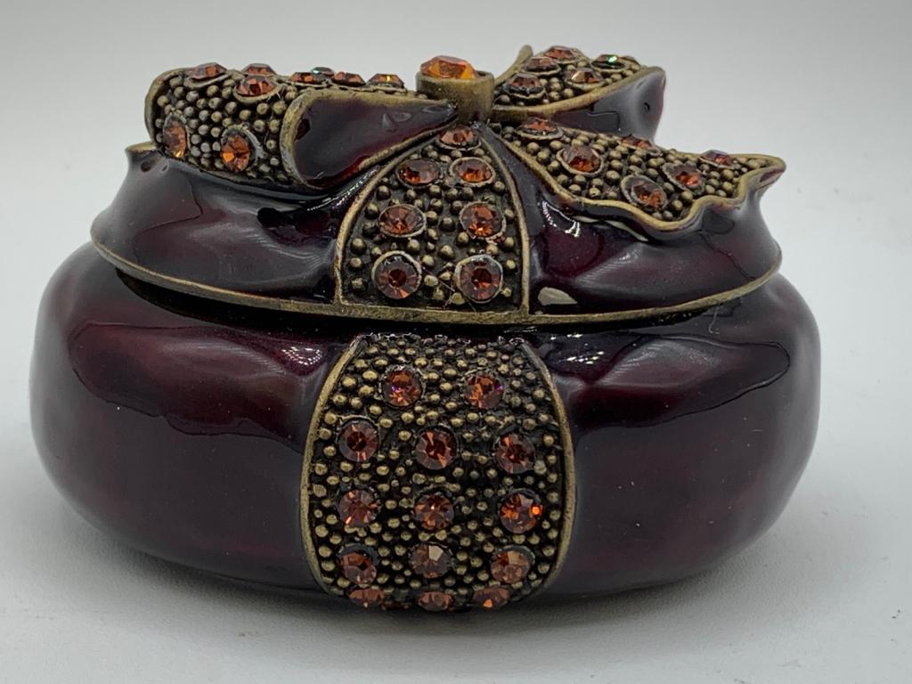 VINTAGE LIDDED PILL BOX IN DARK RED ENAMEL 3" (1 of 5)