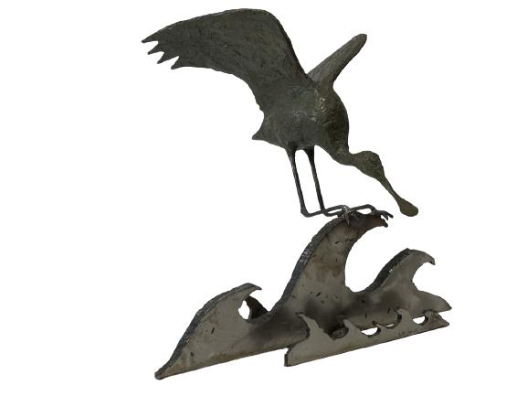 SILAS SEANDEL 1974 BRUTALIST BIRD SCULPTURE 18": SILAS SEANDEL 1974 ORIGINAL BRUTALIST SCULPTURE OF BIRD FISHING IN OCEAN TIDE-MEATAL-18" X 14" X 18" APPROX-VERY GOOD CONDITION-DP71521 STORE