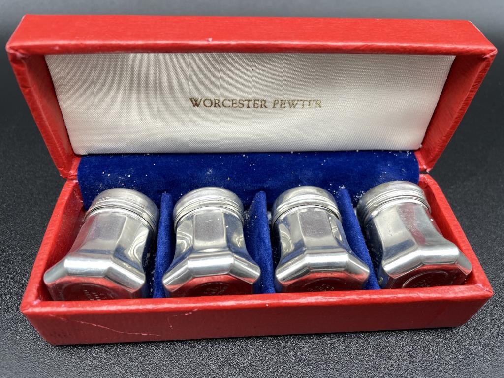 4 WORCESTER PEWTER SALT & PEPPER SHAKERS IN BOX (1 of 3)