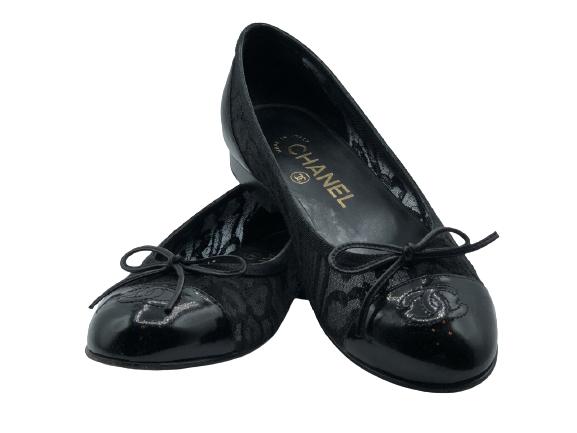 CHANEL LOGO BLACK PATENT  BALLET FLATS SIZE 36.5 (1 of 3)