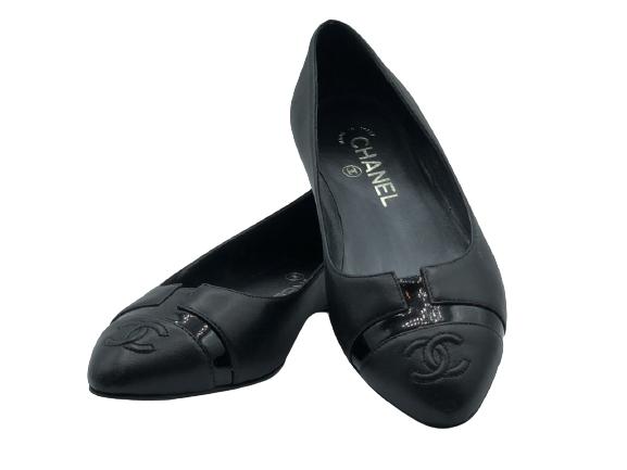 CHANEL BLACK LEATHER LOGO BALLET FLATS SZ 6 (1 of 3)