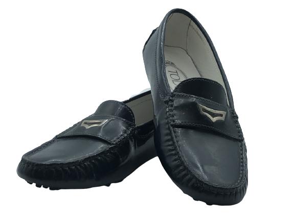 TOD'S LADIES BLACK LEATHER DRIVING MOCCASINS 36.5: TOD'S LADIES BLACK LEATHER DRIVING MOCCASINS SIZE 36.5-WOMEN'S LUXURY SHOES AND ACCESSORIES LUX FASHION DESIGNER VINTAGE CLOTHING****ITEM IS LOCATED AT NORTH PALM BEACH HOME. PICK UP IS FRIDAY 8/13 OR
