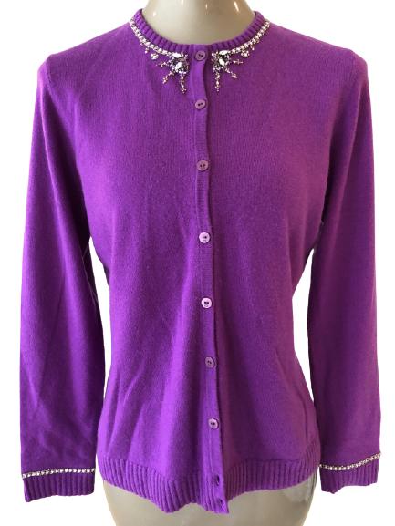 VINTAGE ESCADA EMBELLISHED WOOL CARDIGAN SIZE 40: VINTAGE ESCADA EMBELLISHED WOOL CARDIGAN SIZE 40 - PRETTY PURPLE COLOR - RHINESTONE EMBELLISHMENT AT NECK AND CUFFS, PLUS MULTICOLOR BEADS- VERY GOOD CONDITION- WOMEN'S DESIGNER CLOTHING; COUTURE; HIG