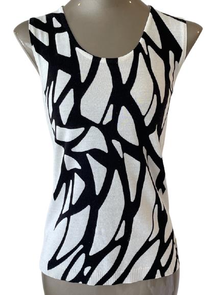 ESCADA GEOMETRICAL BLACK/WHITE SWEATER SZ S: ESCADA GEOMETRICAL BLACK/WHITE SWEATER SZ S -VERY GOOD PRE OWNED CONDITION