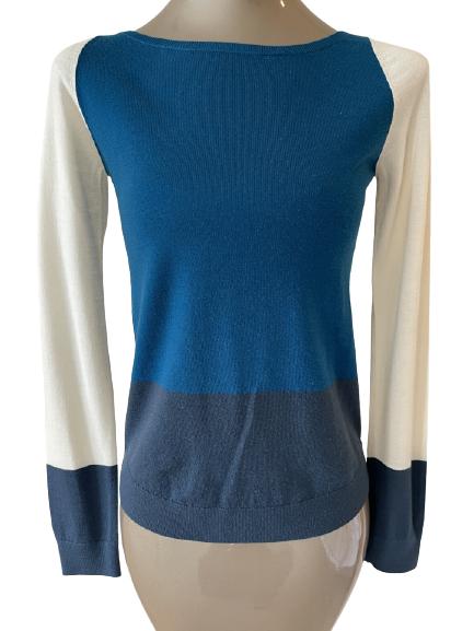 AKRIS PUNTO BLUE SWEATER SZ S: AKRIS PUNTO BLUE SWEATER SZ S -VERY GOOD PREOWNED CONDITION