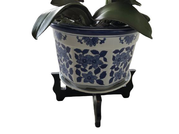 VINTAGE BLUE & WHITE GARDEN PLANTER ON STAND (1 of 5)