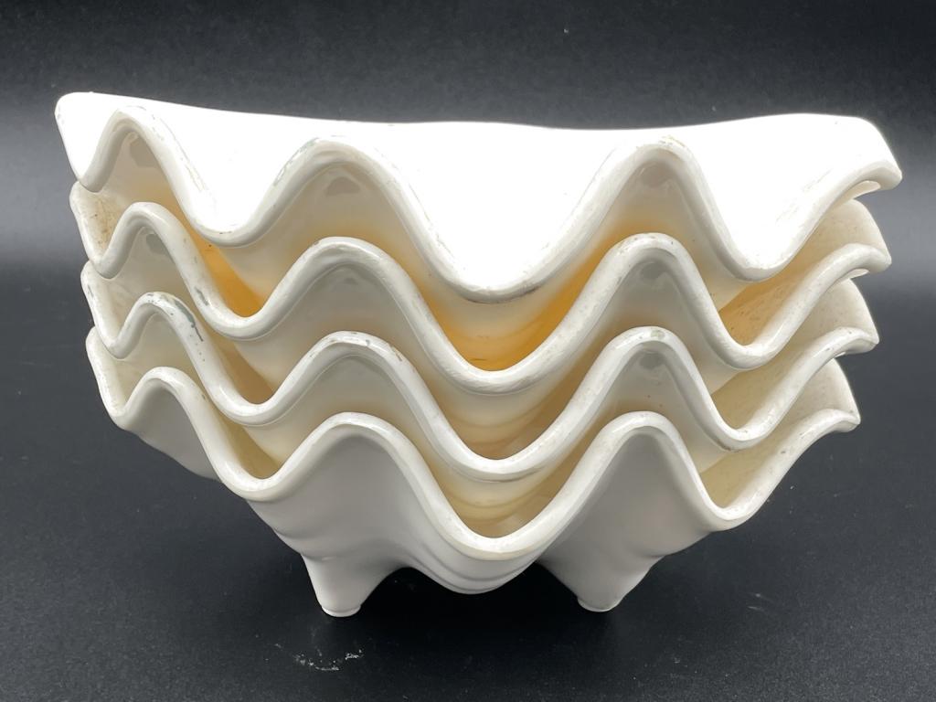 SET OF 4 ACRYLIC PEARL SHELL SNACK BOWLS (1 of 2)