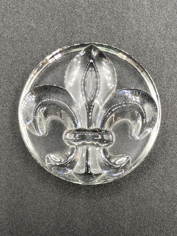 VINTAGE STEUBEN FLEUR DE LIS PAPERWEIGHT 2.25" (1 of 4)