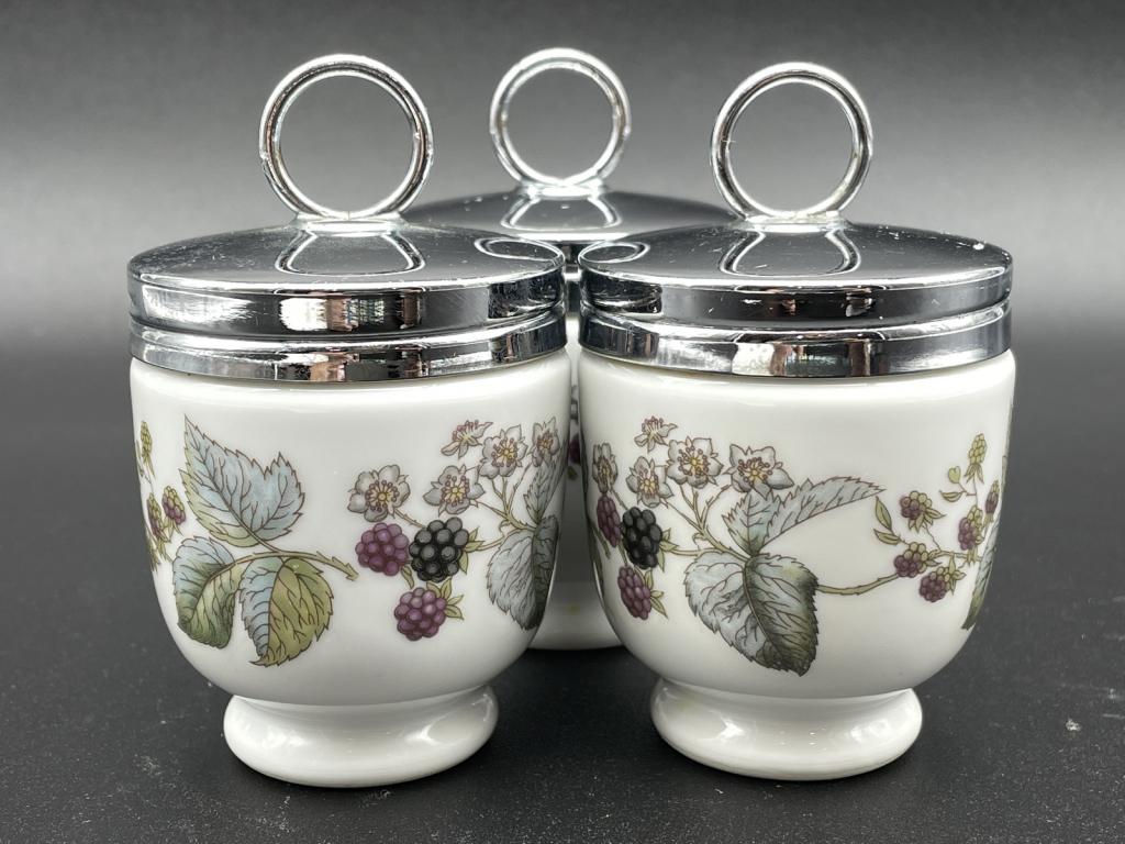 3 VINTAGE ROYAL WORCESTER EGG CUPS (1 of 3)