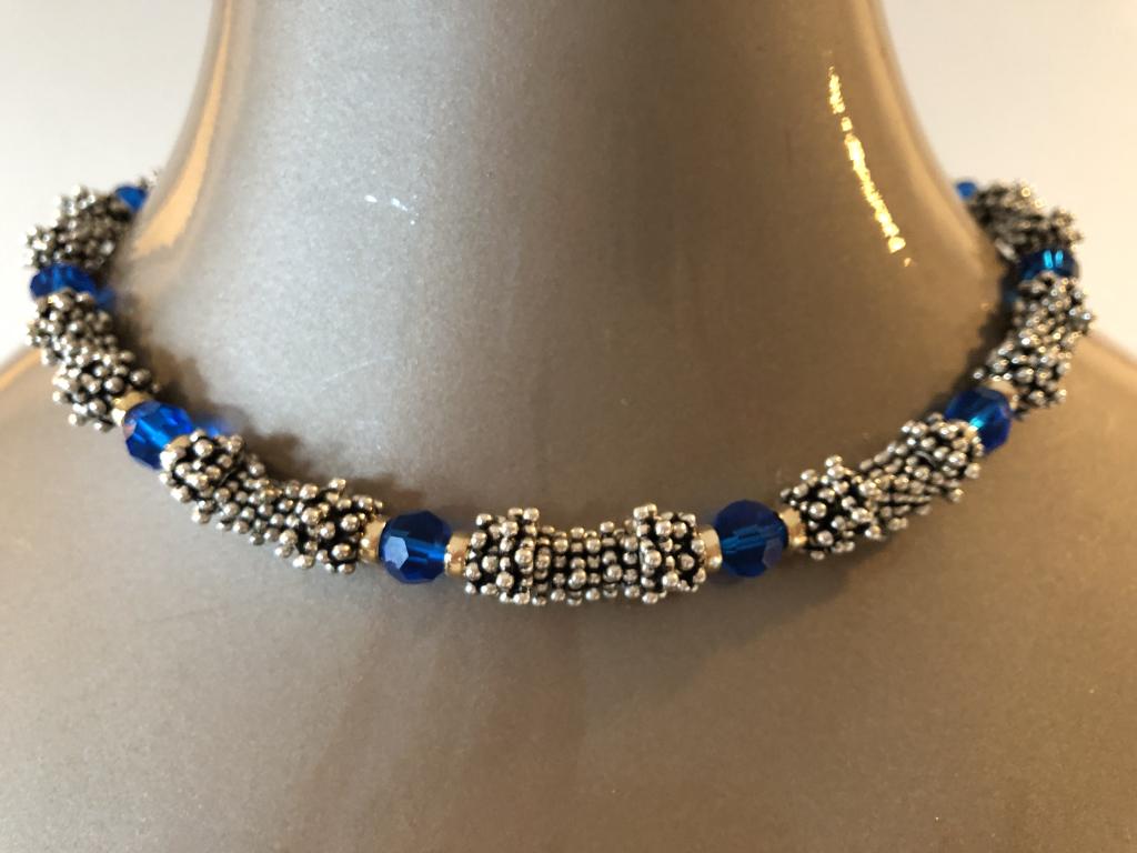 PRETTY DESIGNER INSPIRED CHOCKER NECKLACE (1 of 3)