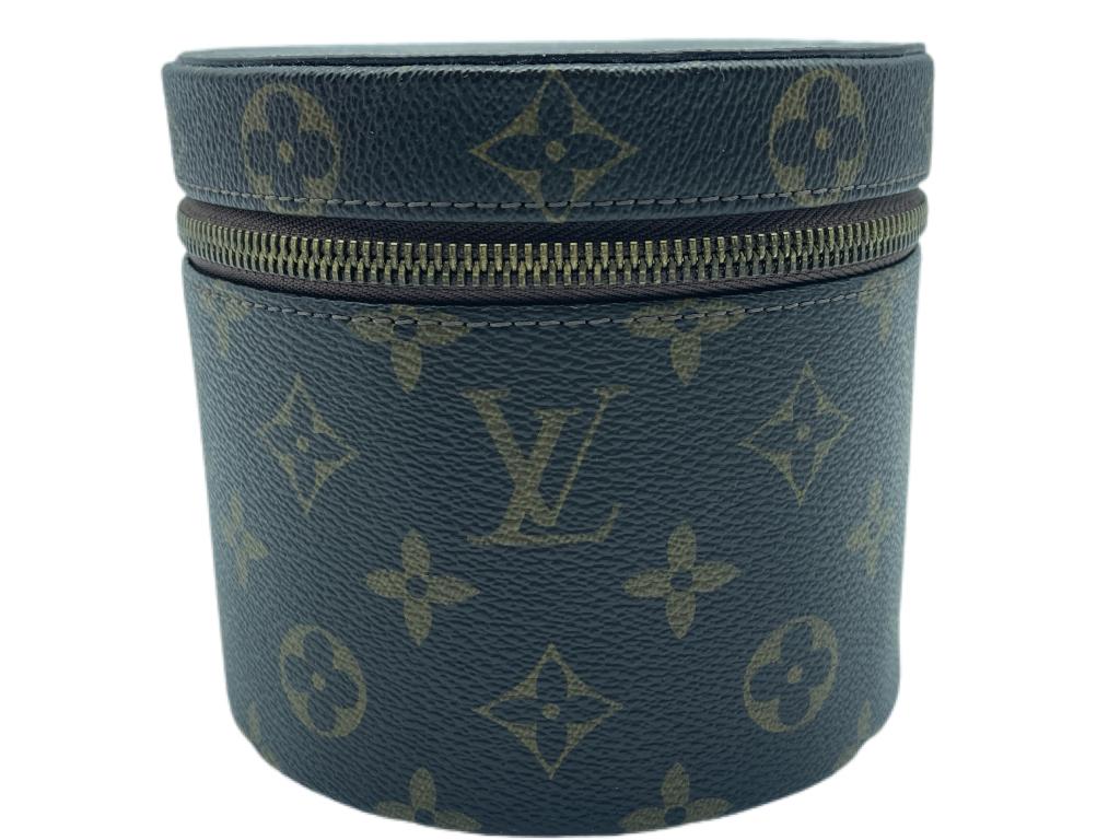 VTG LOUIS VUITTON MONOGRAM TOILET TISSUE HOLDER (1 of 4)