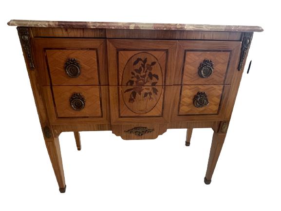 FRENCH PROVINCIAL SIDEBOARD BUFFET CABINET 52" (1 of 11)