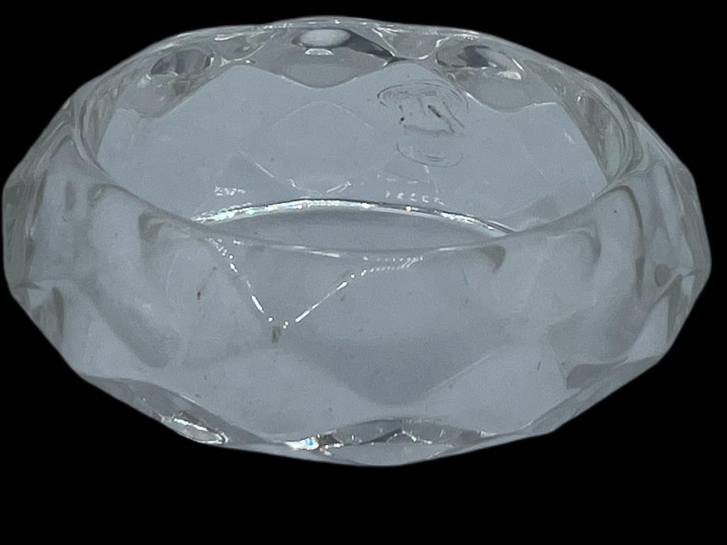 VINTAGE LUCITE BANGLE BRACELET (1 of 4)