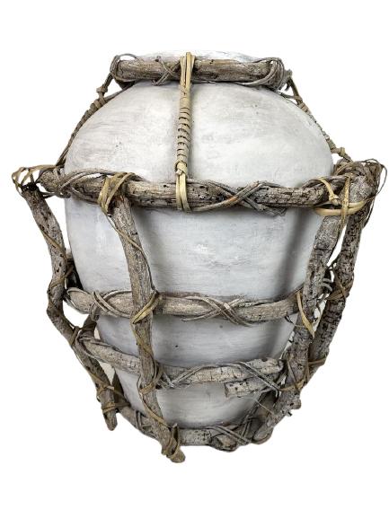 DISTRESSED TERRACOTTA & BRANCH GARDEN PLANTER 22" (1 of 8)