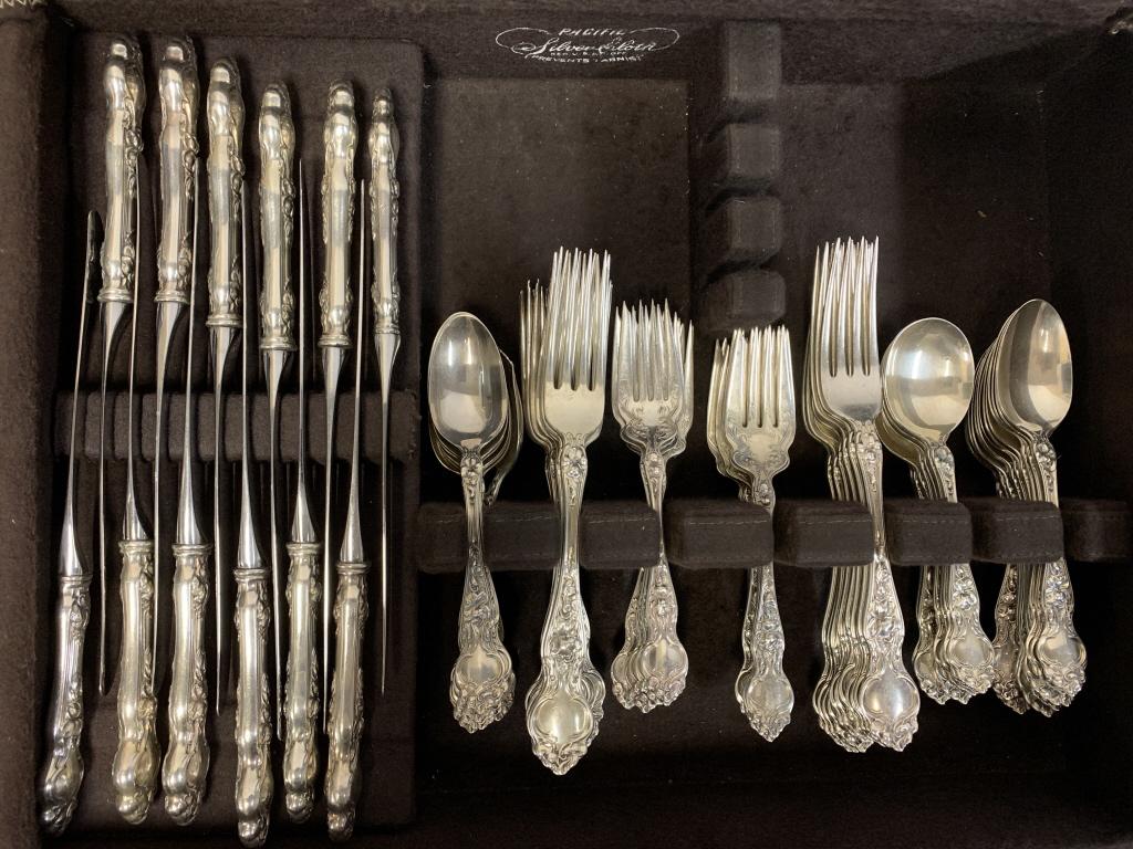 VTG 96 PIECE WALLACE "VIOLET" STERLING SILVER SET (1 of 7)