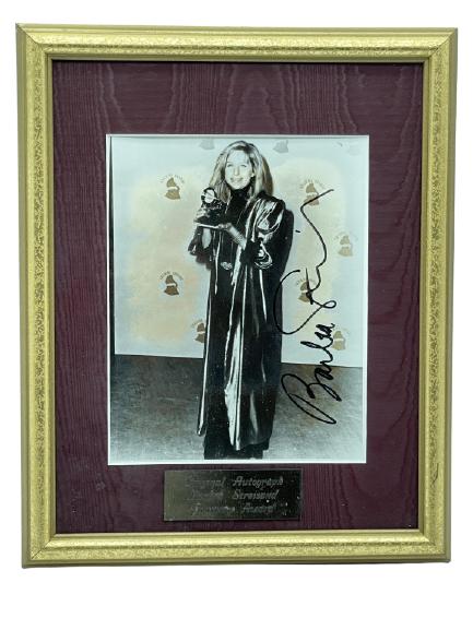 BARBRA STREISAND AUTOGRAPHED 8 X 10 FRAMED PHOTO (1 of 4)