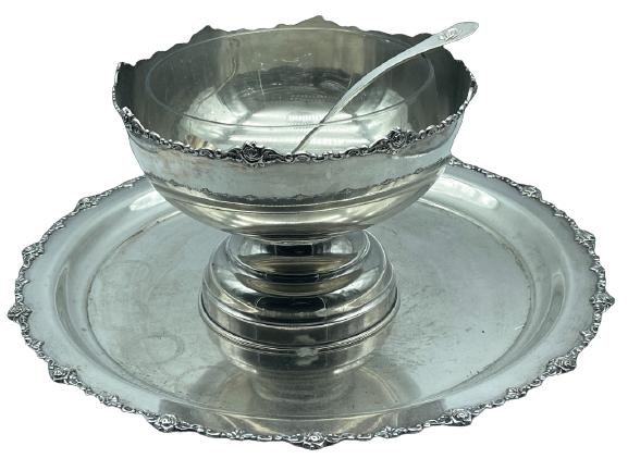 VINTAGE ELEGANT SILVERPLATE PUNCH BOWL (1 of 6)