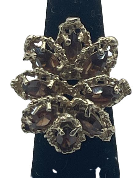 ELEGANT 14K GOLD AND TOPAZ COCKTAIL RING (1 of 5)