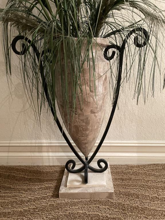 VINTAGE TESSELATED FLOWER ARRANGEMENT PLANTER VASE (1 of 4)