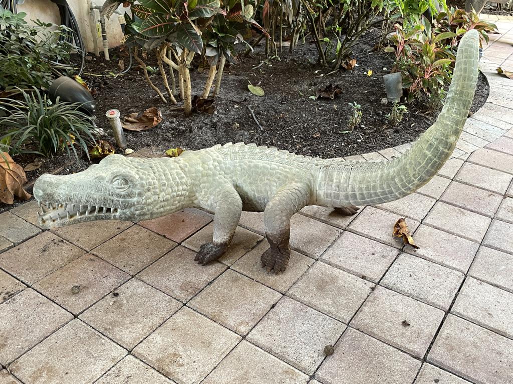 VINTAGE BRONZE ALLIGATOR STATUE 48" (1 of 6)