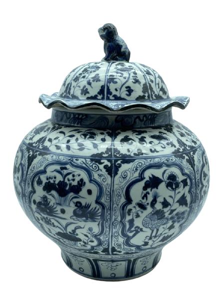 MING STYLE BLUE & WHITE LIDDED URN VASE 17" (1 of 5)