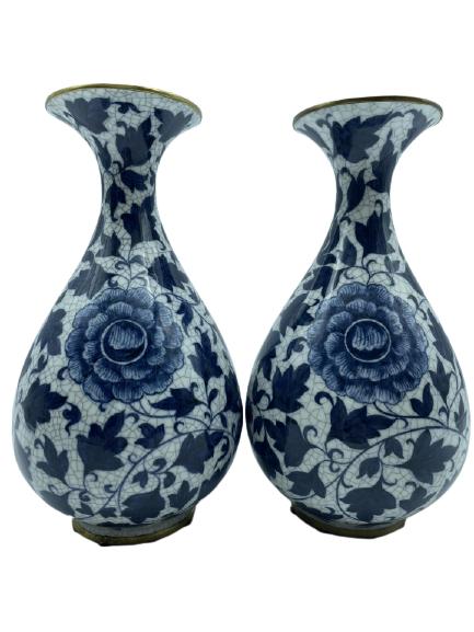 PAIR OF  BLUE & WHITE MAITLAND SMITH VASES 8" (1 of 4)