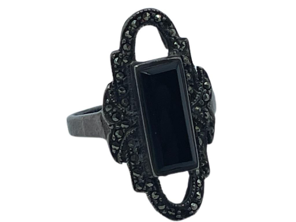 STERLING SILVER MARCASITE RING: STERLING SILVER MARCASITE RING -6.9G-SZ 9