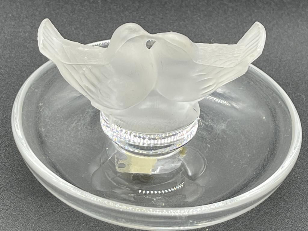 LALIQUE FROSTED CRYSTAL BIRD PIN DISH (1 of 3)