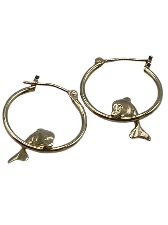 14K GOLD DOLPHIN CIRCLE EARRINGS: 14K GOLD DOLPHIN CIRCLE EARRINGS .9 G 3/4"